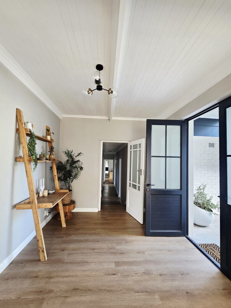 4 Bedroom Property for Sale in Bergsig Western Cape